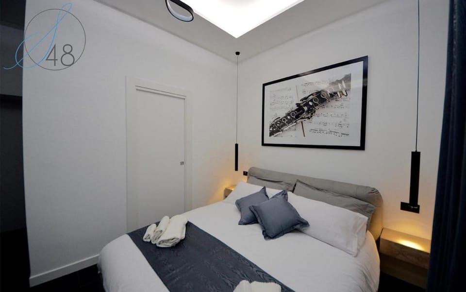 Suite Quarantotto Apartment in Naples
