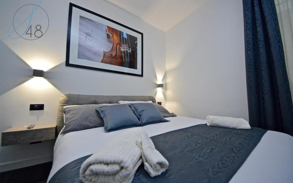 Suite Quarantotto Apartment in Naples
