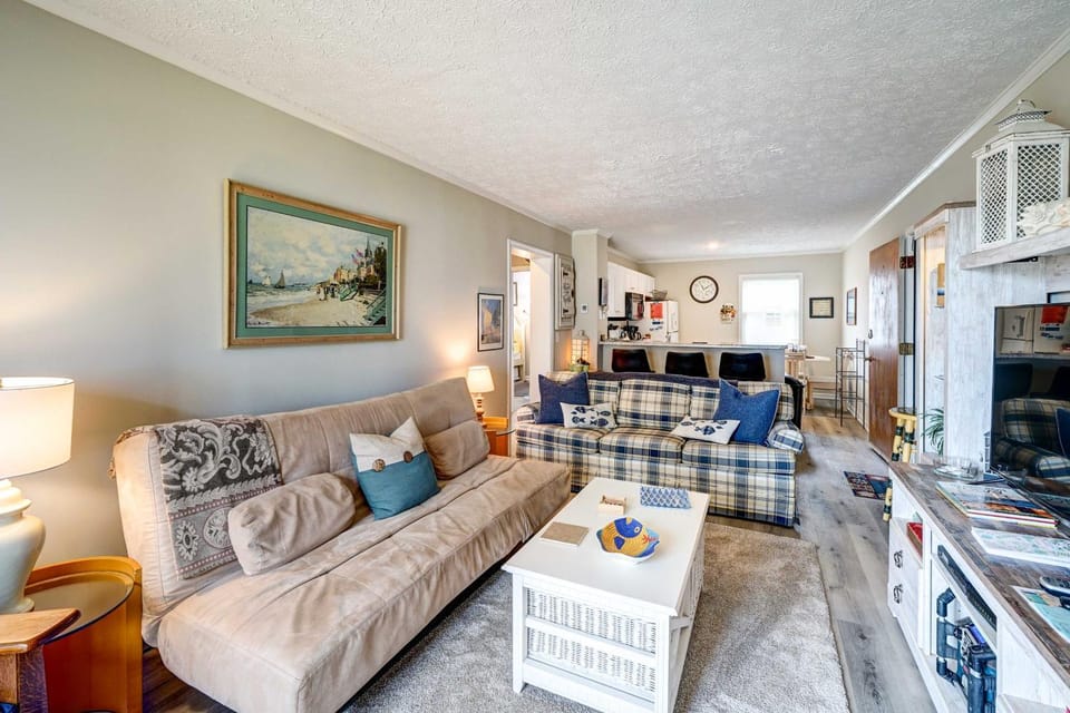 Oceanfront Topsail Beach Retreat - Steps to Shore! House in North Topsail Beach