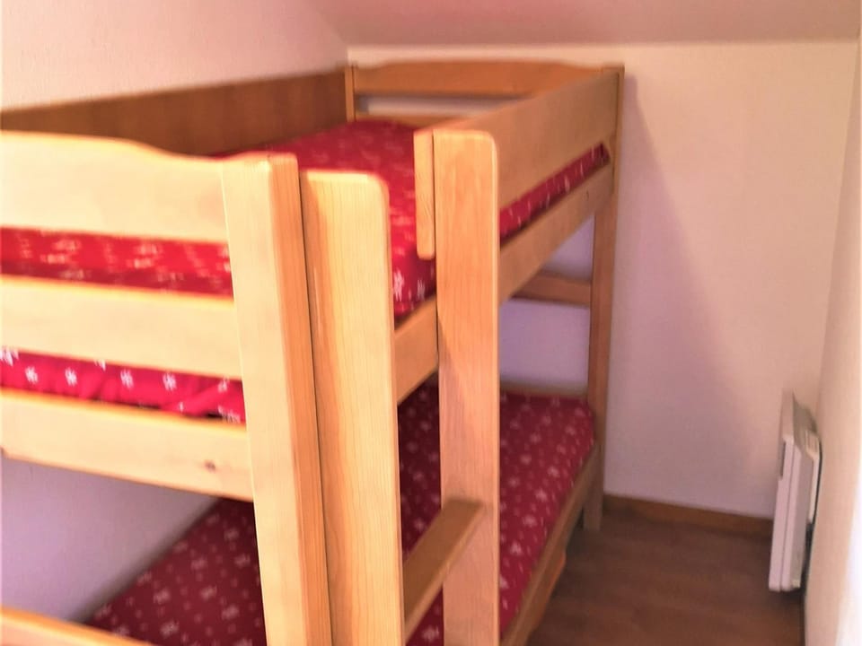 Appartement confort 6 pers, La Joue du Loup, parking inclus - FR-1-504-470 Apartment in Provence-Alpes-Côte d'Azur