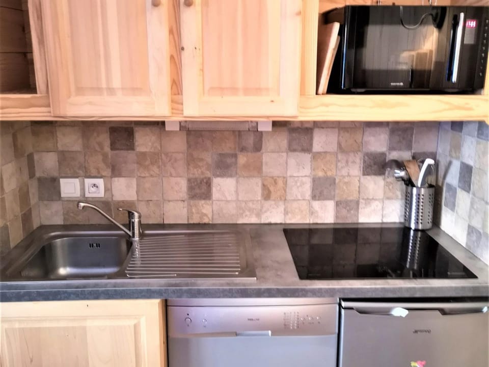 Duplex rénové 4 pers. avec terrasse - Résidence Les Chalets d'Aurouze, La Joue du Loup - FR-1-504-553 Apartment in Provence-Alpes-Côte d'Azur
