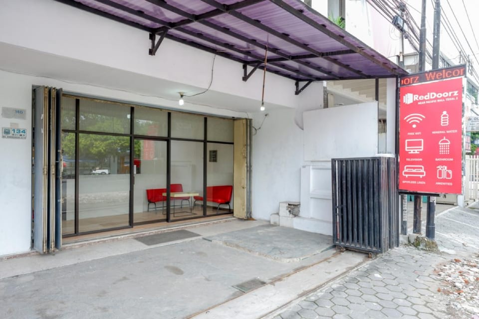 Facade/entrance