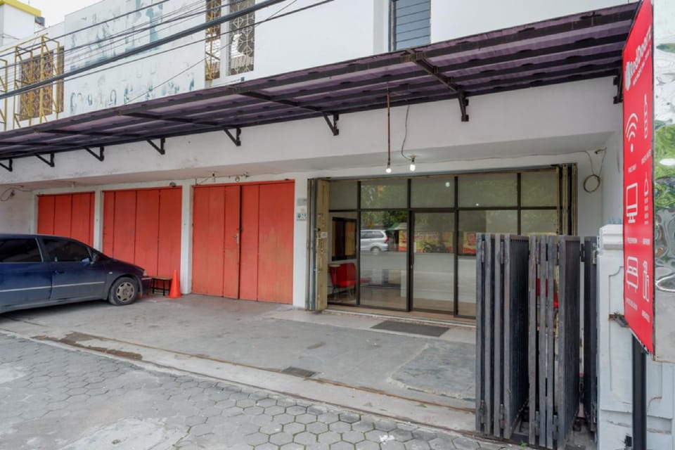 Facade/entrance
