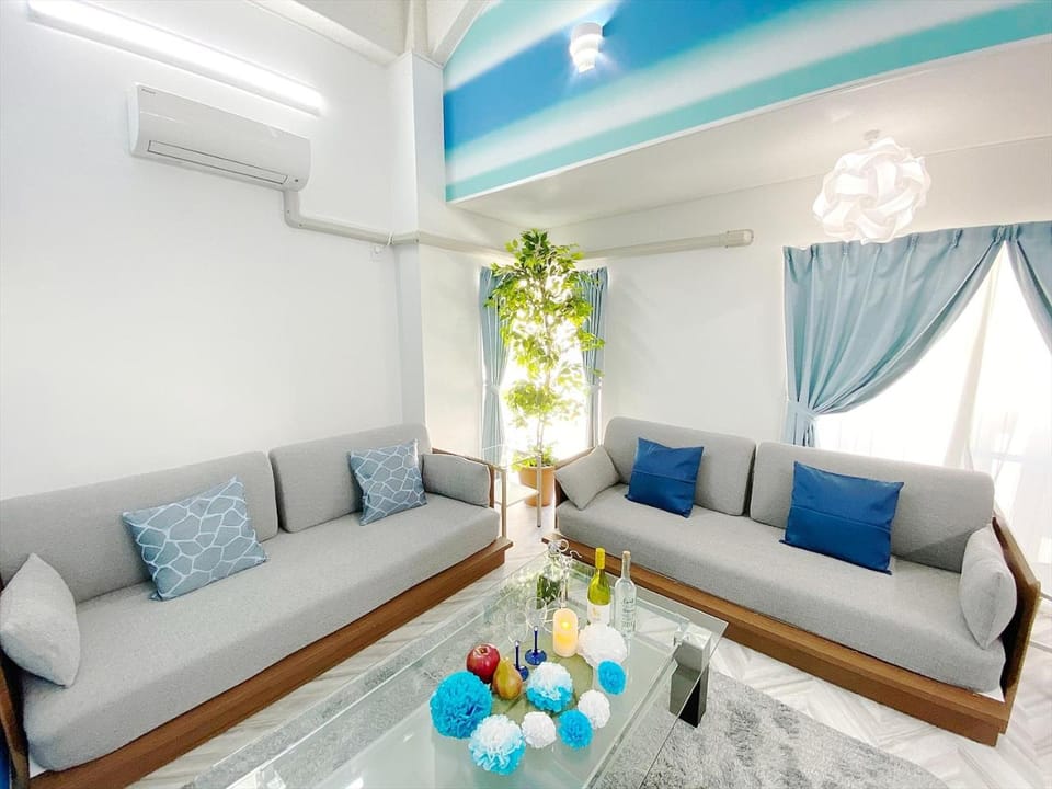 Living room, Photo of the whole room, Decorative detail