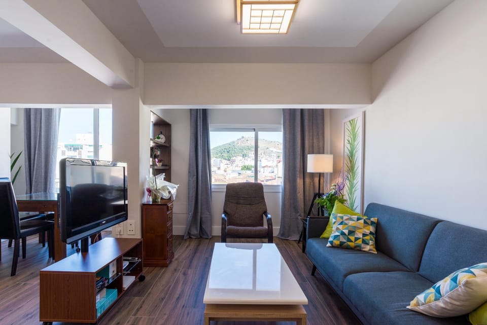 Communal lounge/ TV room, Living room, Seating area