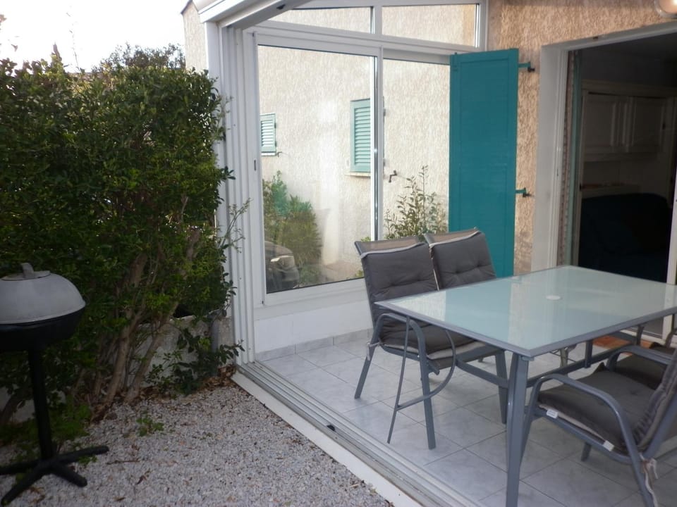 Patio, BBQ facilities, Garden