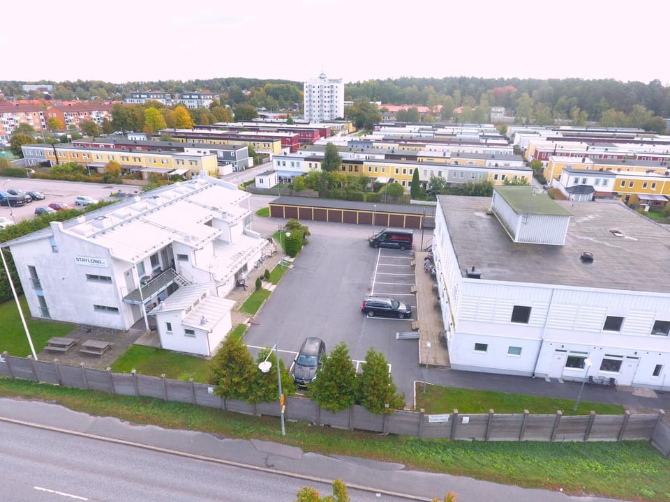 Property building, Bird's eye view, Parking
