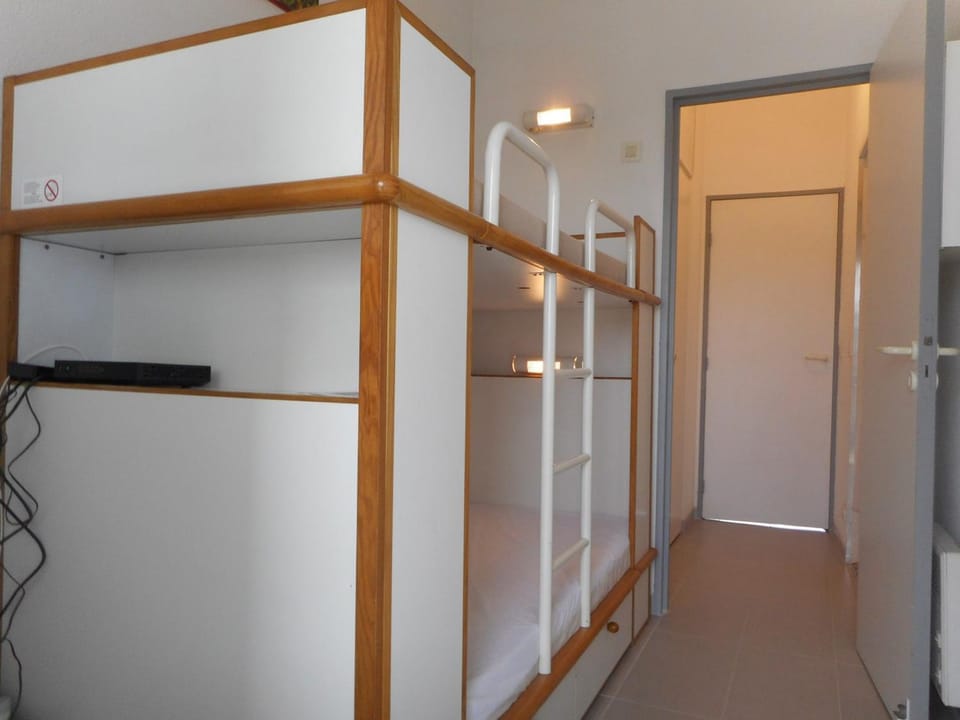 Studio Accessible 2-4 Pers avec Terrasse Vue Mer WiFi - FR-1-252A-29 Apartment in Villeneuve-Loubet