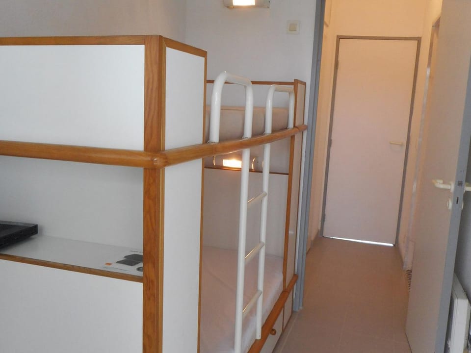 Studio Accessible 2-4 Pers avec Terrasse Vue Mer WiFi - FR-1-252A-29 Apartment in Villeneuve-Loubet