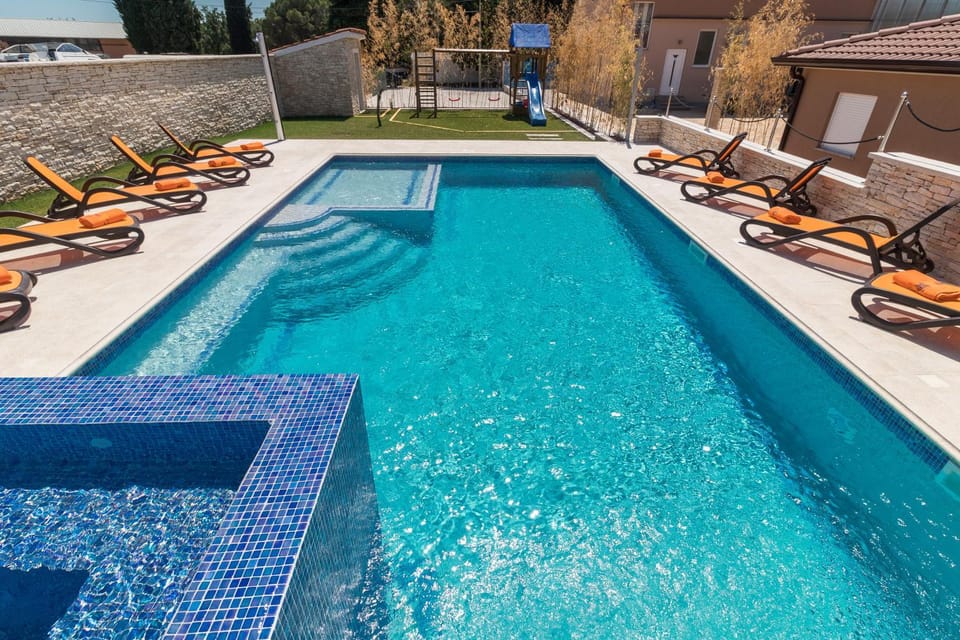 Superb villa Maxima with private pool, sauna, jacuzzi, playground for up to 18 persons, extra pool heating available Villa in Pula