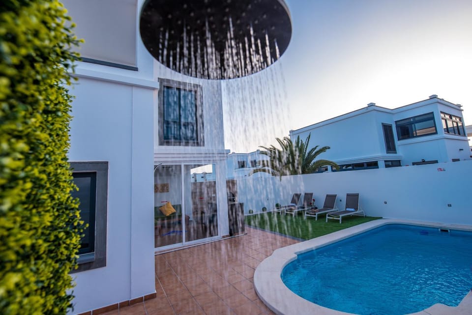 Shower, Patio, Decorative detail, Swimming pool, Swimming pool
