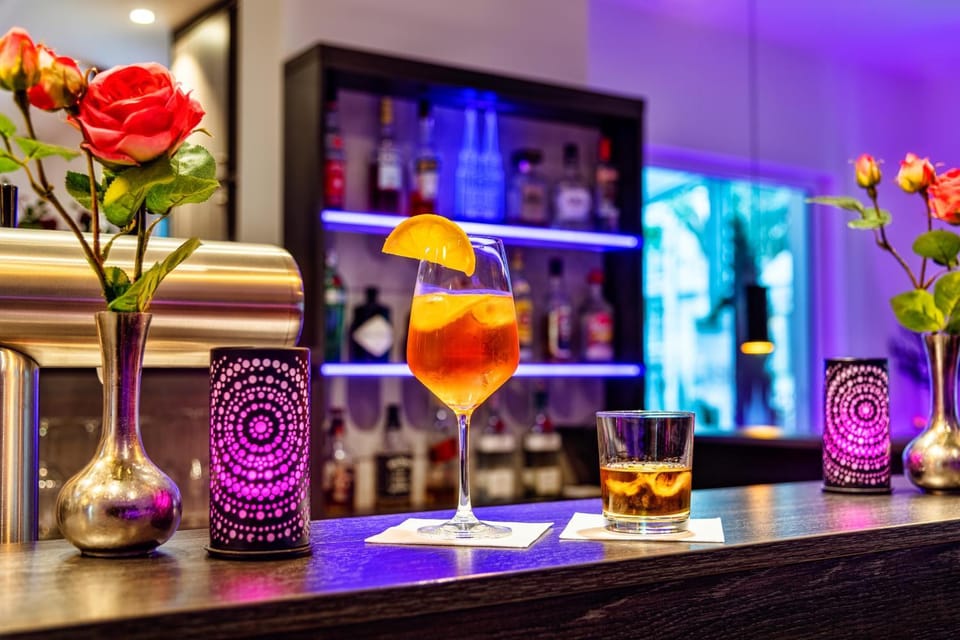 Lounge or bar, Drinks