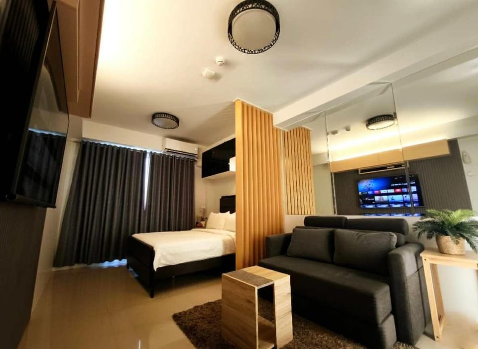 Communal lounge/ TV room, Bed, Living room, Seating area