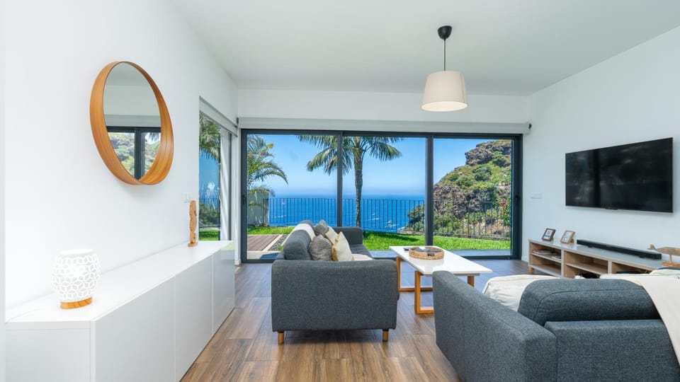 Villa Calhau by LovelyStay House in Madeira District