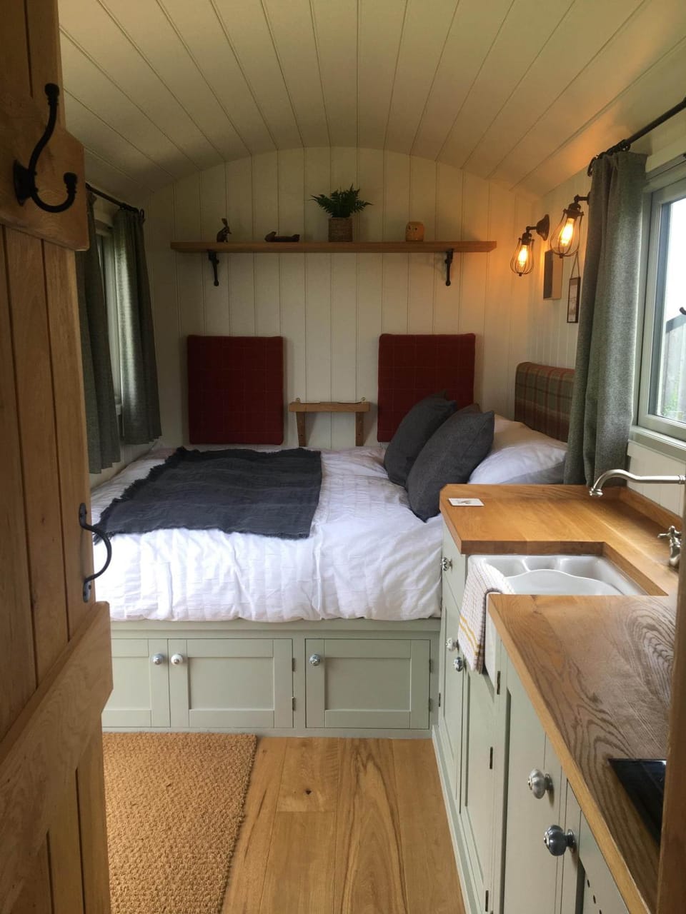 40 Bernisdale - Shepherds Hut Chalet in Scotland