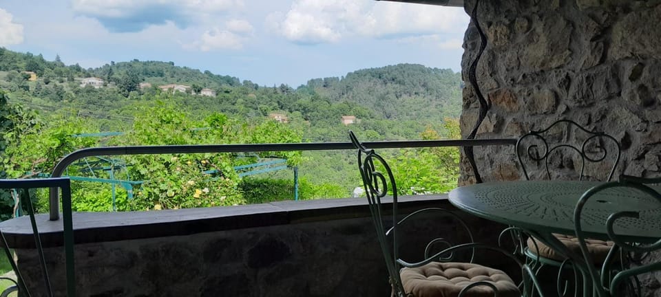 gite Sous le Figuier House in Provence-Alpes-Côte d'Azur