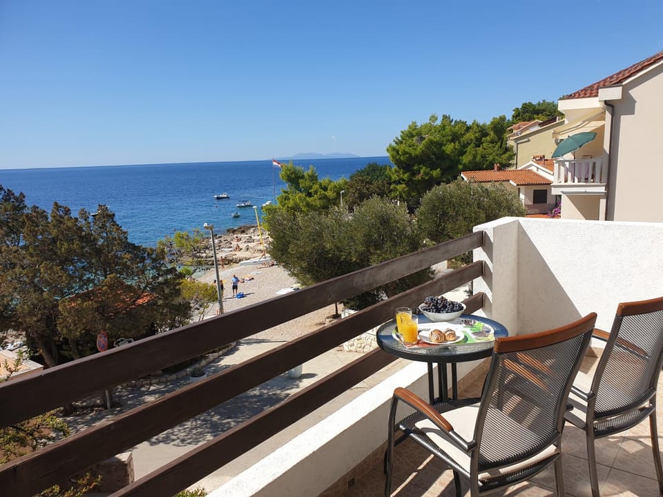 Day, Natural landscape, View (from property/room), Balcony/Terrace, Seating area, City view, Sea view, Street view, Quiet street view