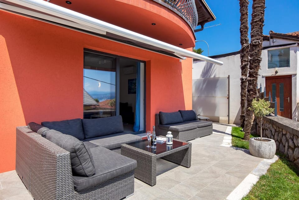 View (from property/room), Balcony/Terrace, Seating area