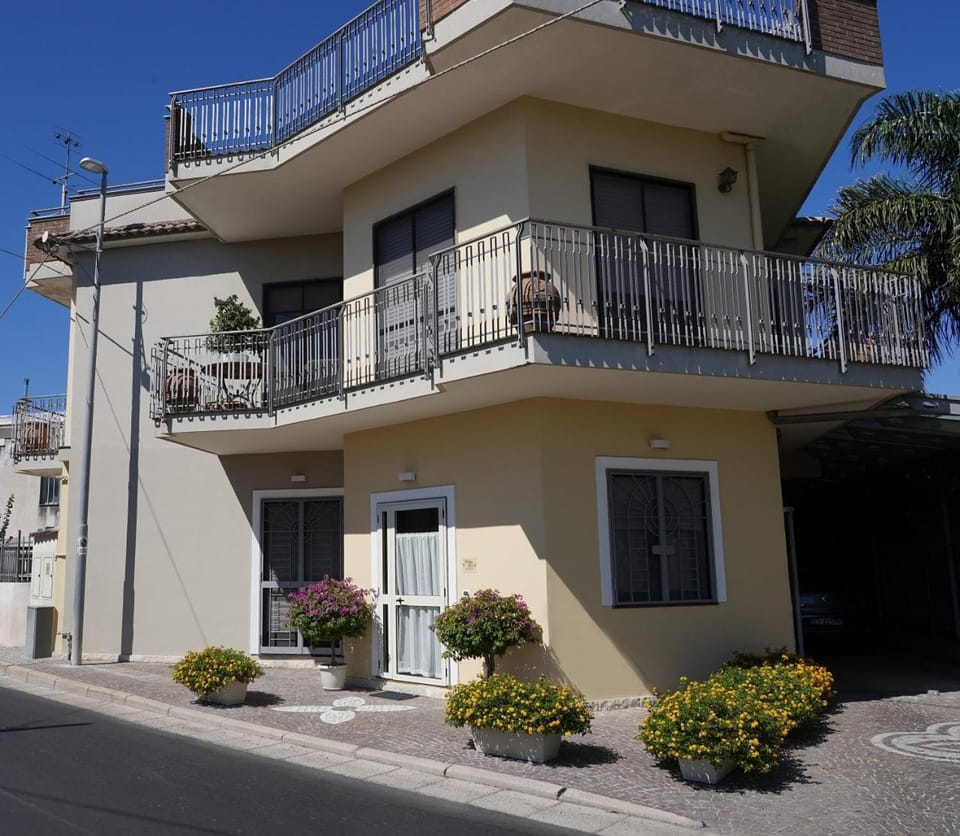 Property building, Facade/entrance