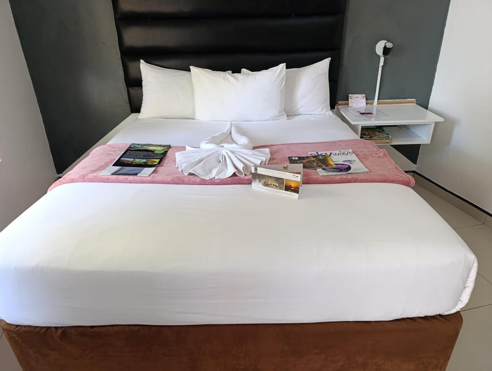 Shalakwe Hills-Inn Guesthouse Kasane Bed and Breakfast in Africa