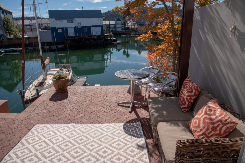 WATERFRONT 47 SPINNIKER House in Knysna