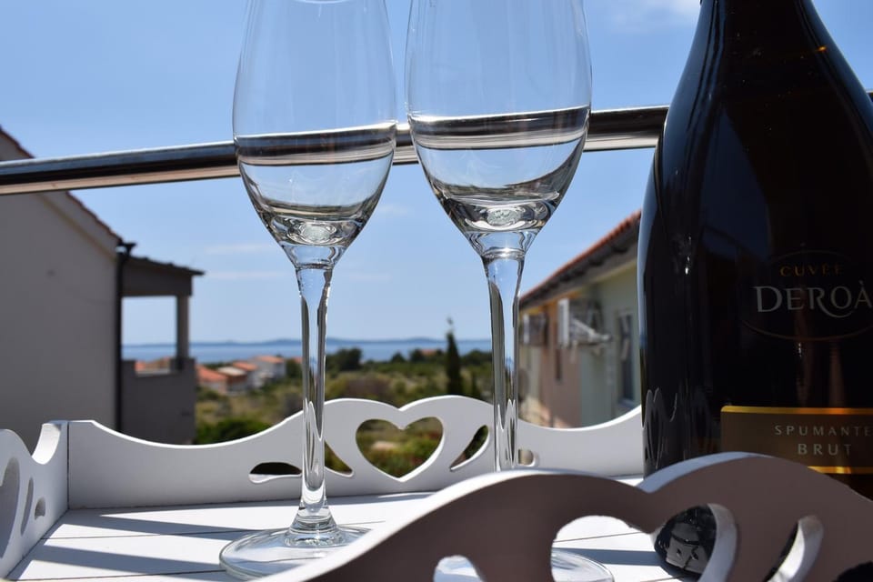 Dining area, Sea view, Sea view, Drinks, Alcoholic drinks