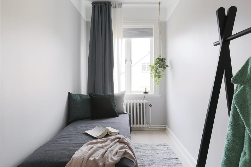 Bed, Photo of the whole room, Bedroom, Garden view, Landmark view, Street view, Family