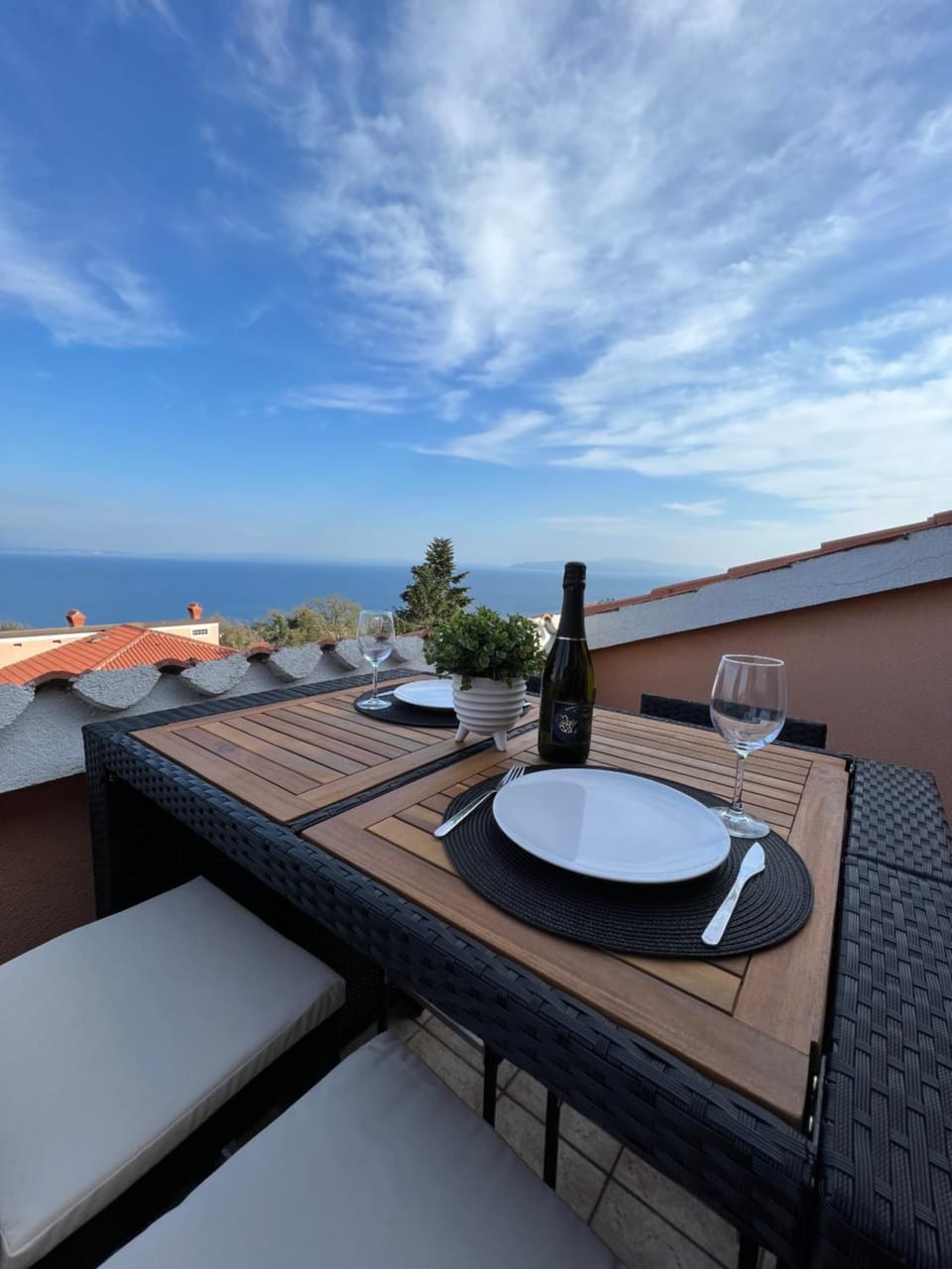 Apartman Maroon - Savršen pogled i miran odmor Apartment in Lovran