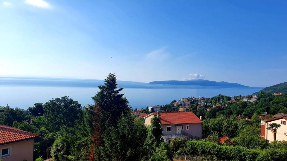 Apartman Maroon - Savršen pogled i miran odmor Apartment in Lovran
