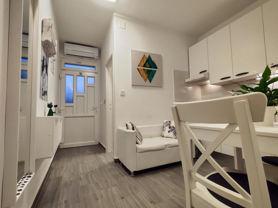 Dining area, air conditioner