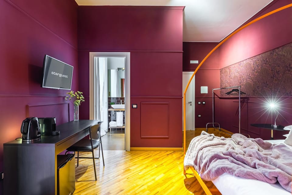 Bed, TV and multimedia, Photo of the whole room, Bedroom, hair dresser