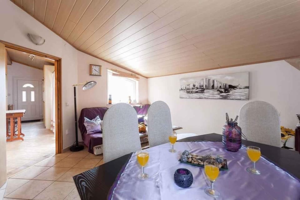 Apartment in Dramalj 39261 Apartment in Primorje-Gorski Kotar County