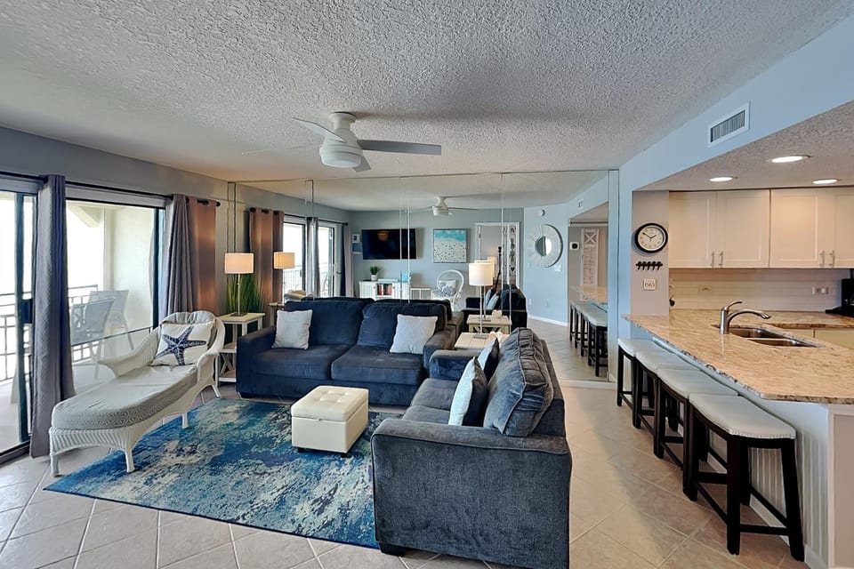 Balcony/Terrace, Kitchen or kitchenette, Living room, Seating area, furniture