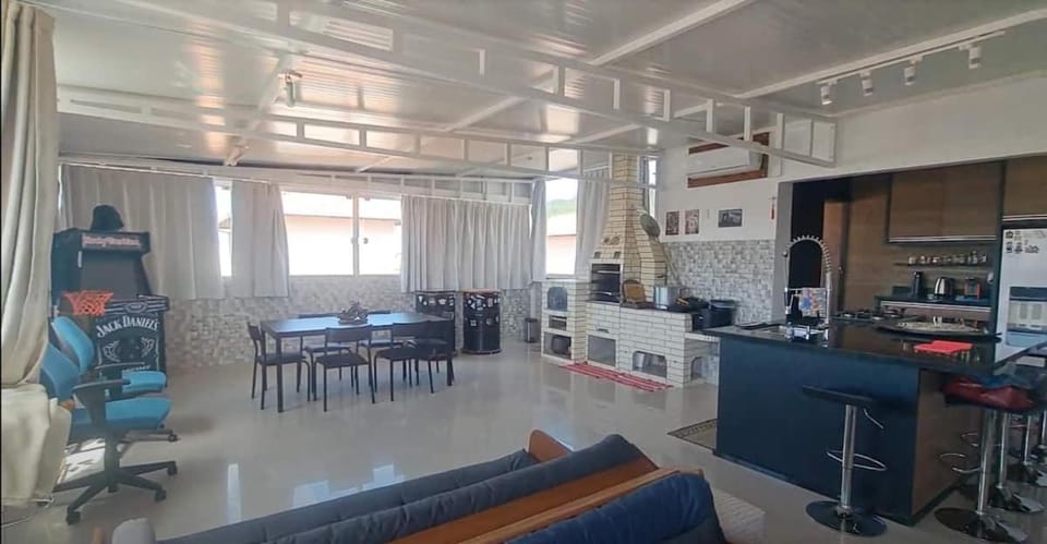 BBQ facilities, Living room