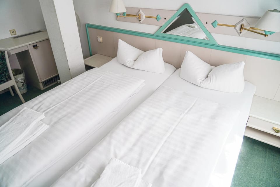 Bed, Photo of the whole room, Bedroom, internet, towels