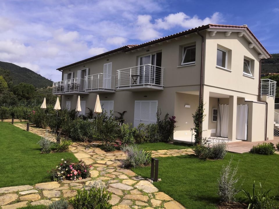 Property building, Garden