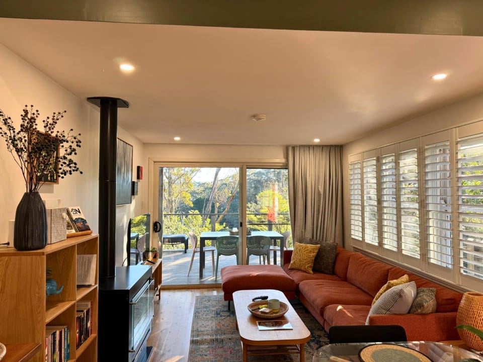 TV and multimedia, Living room, fireplace