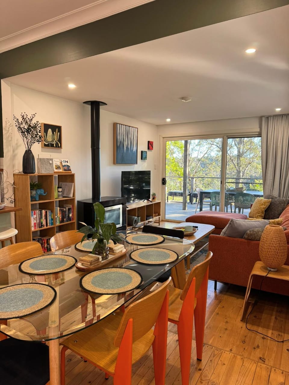 Living room, Dining area