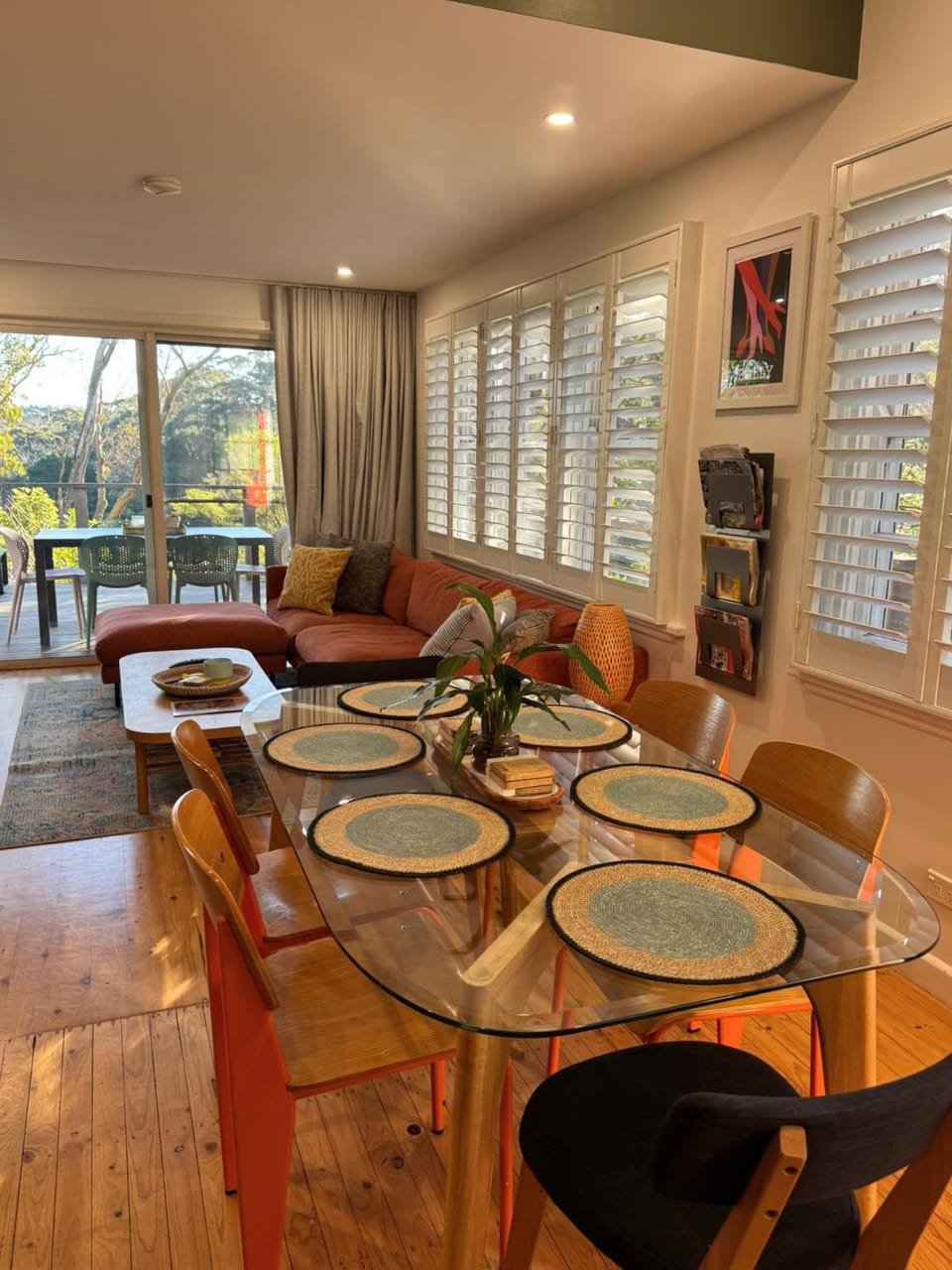 Seating area, Dining area