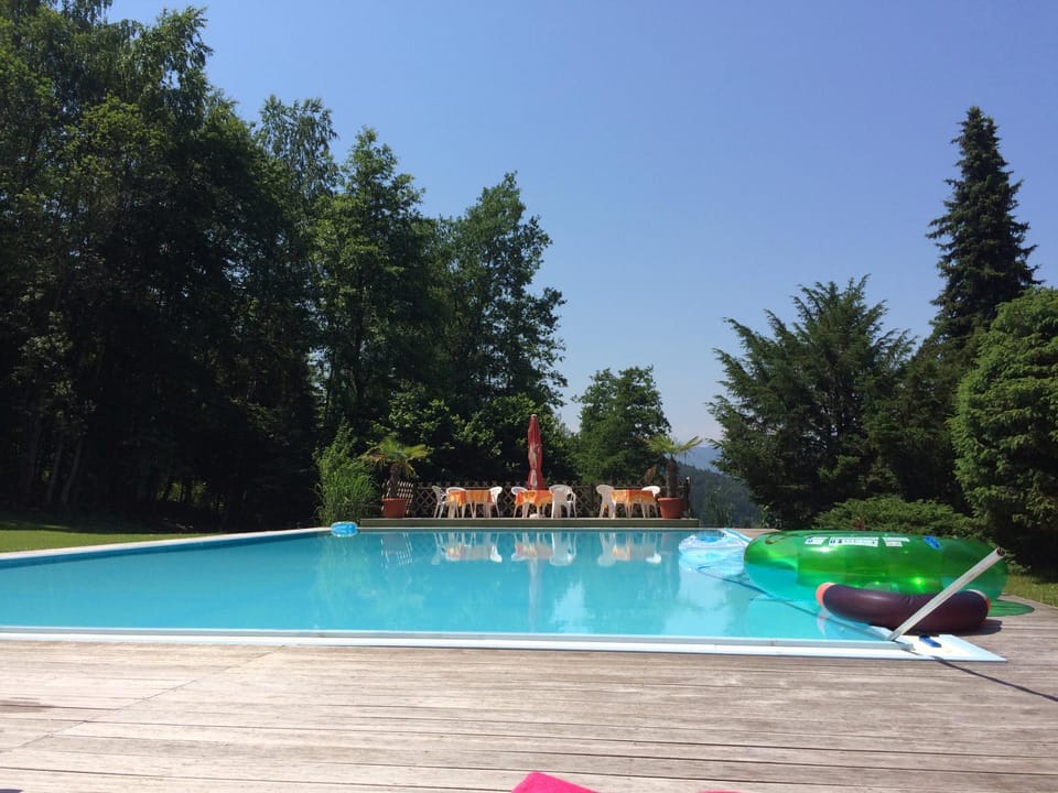 Swimming pool, Swimming pool