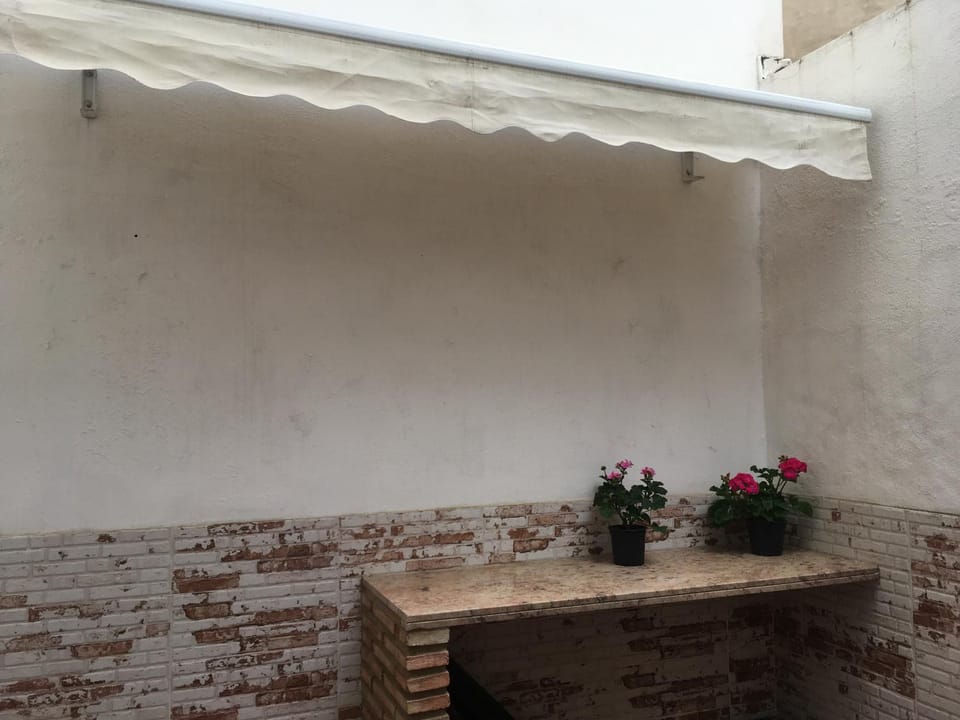 Apto con patio y barbacoa BBQ Los picadores Apartment in Cordoba