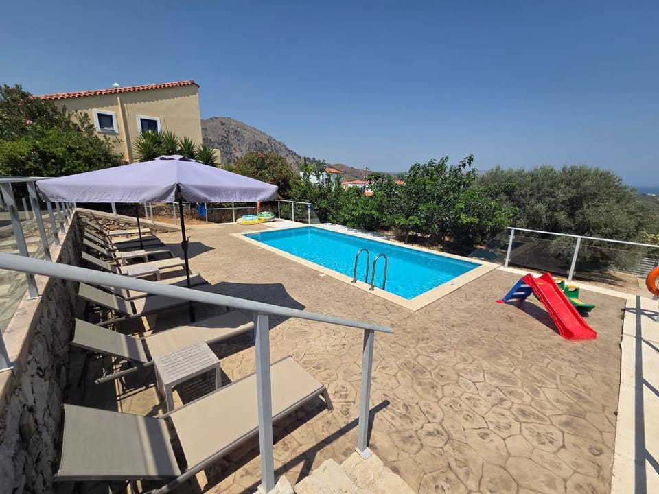 Pool view, Swimming pool, sunbed