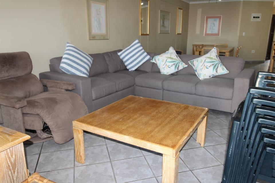 Corona Del Mar 13 Apartment in Margate