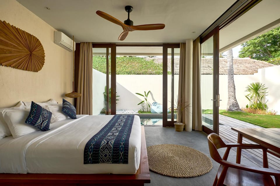 Bed, View (from property/room), Bedroom, fireplace