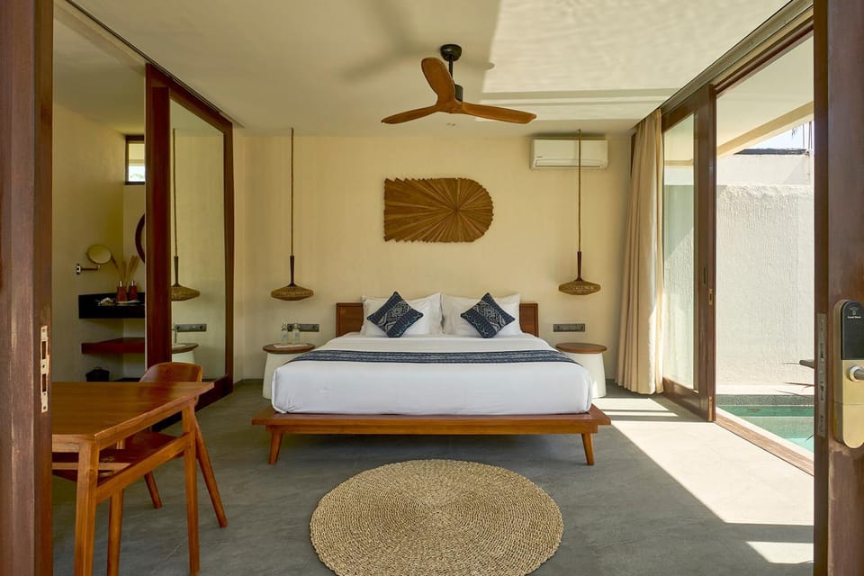 Bed, Bedroom, fireplace