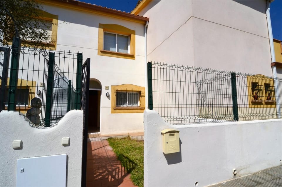Property building, Facade/entrance, Off site