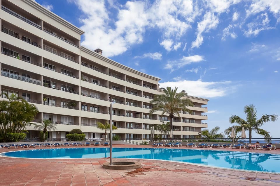 Property building, Swimming pool, Swimming pool
