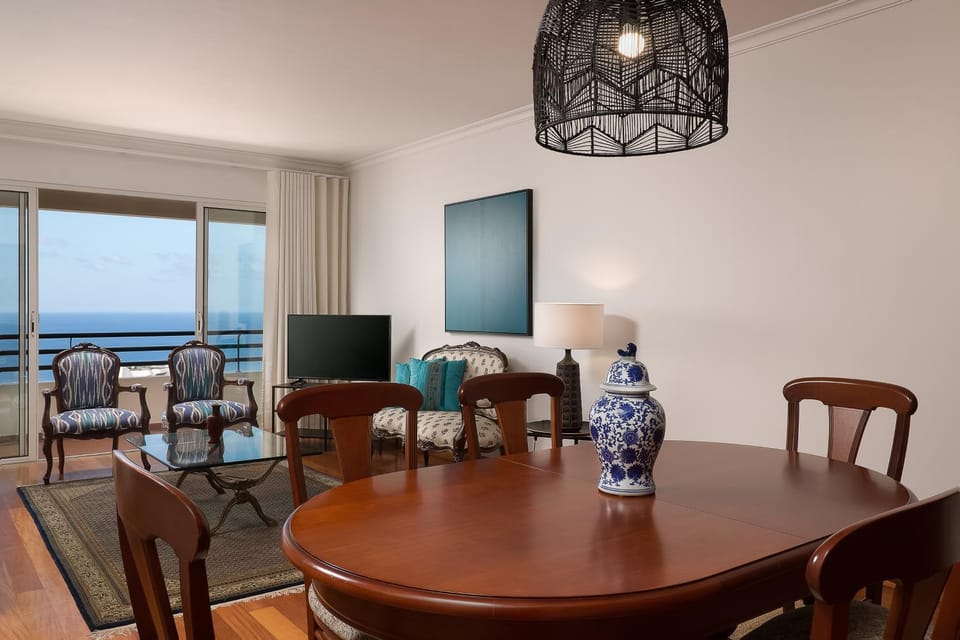 Living room, Dining area, Sea view