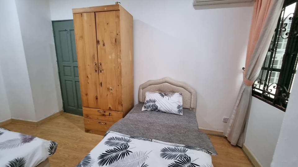 Bed, Photo of the whole room, Bedroom, towels, wardrobe