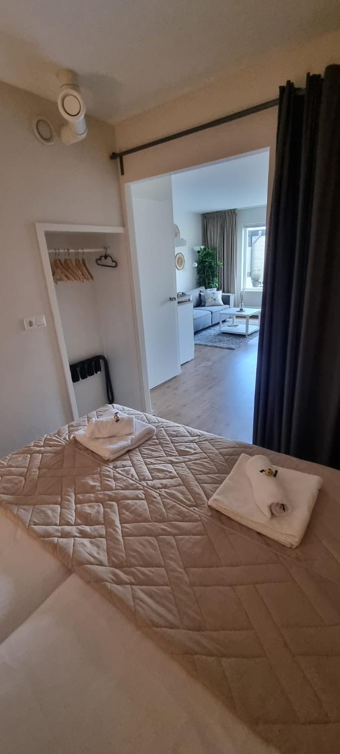 Bed, Photo of the whole room, Bedroom, towels